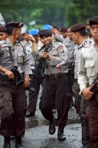 Sejumlah personil kepolisian hendak melakukan apel usai melakukan pengamanan jalannya persidangan di Pengadilan Negeri Medan, belum lama ini. MTD/Mardi Ginting