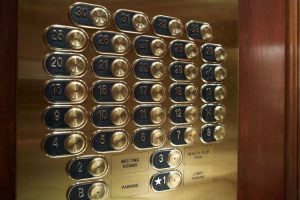 Ilustrasi lift Hotel tanpa lantai 13.(michaelmjc/Getty Images)