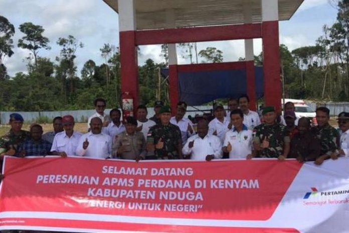 Pembukaan tempat Agen Penyalur Minyak Solar untuk pertama kalinya di Kenyam, Kabupaten Nduga oleh Pertamina MOR VIII Maluku-Papua. (Humas Pertamina MOR VIII Maluku-Papua)