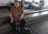 Anwar Perdamaian Harahab (46), pedagang donat perlente di Balai Kota DKI Jakarta, Senin (4/12/2017).(Kompas.com/Sherly Puspita)
