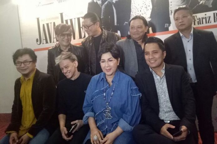 Java Jive bersama Titiek Puspa dan Fariz RM jumpa pers peluncuran single Dansa Yo Dansa di kawasan Kebayoran Baru, Jakarta Selatan, Senin (4/12/2017).(KOMPAS.com/IRA GITA)