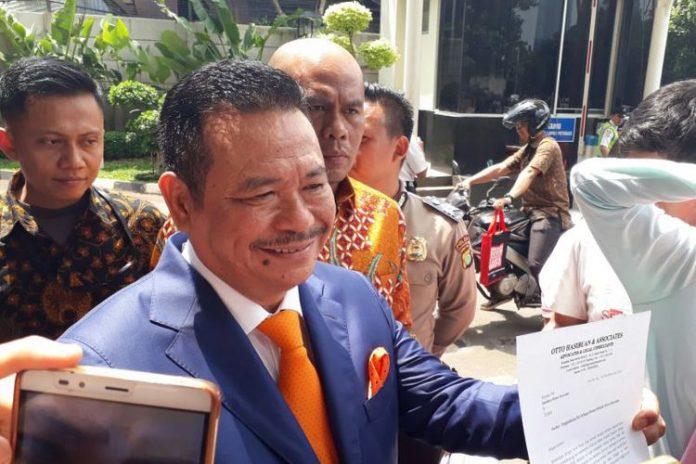 Otto Hasibuan pengacara Ketua DPR Setya Novanto mengundurkan diri, Jumat (8/12/2017).(Kompas.com/Robertus Belarminus)