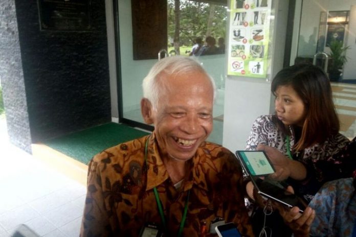 Kasmudjo, dosen pembimbing skripsi Presiden Joko Widodo semasa kuliah di Fakultas Kehutanan UGM.(KOMPAS.com/Wijaya Kusuma)