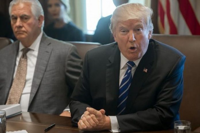 Presiden AS Donald Trump berbicara dalam rapat kabinet di Gedung Putih, Washington DC, Senin (20/11/2017).(SAUL LOEB / AFP)