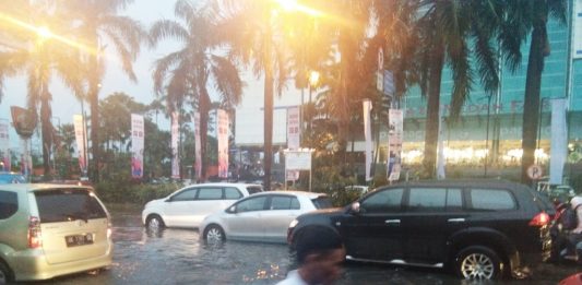 Banjir di Plaza Medan Fair