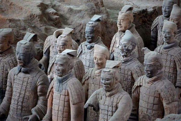 Pasukan terakota di makam Qin Shi Huang(Foursummers/Pixabay)
